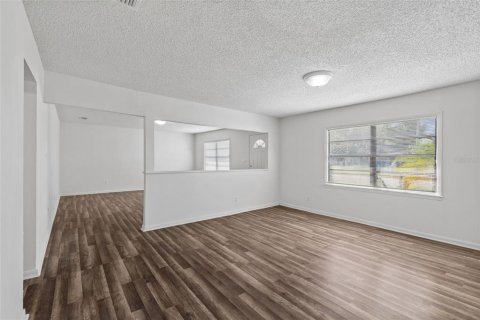 Villa ou maison à vendre à Tampa, Floride: 3 chambres, 128.76 m2 № 2294508 - photo 4
