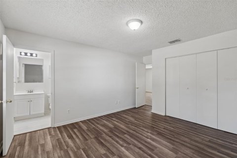 Villa ou maison à vendre à Tampa, Floride: 3 chambres, 128.76 m2 № 2294508 - photo 12