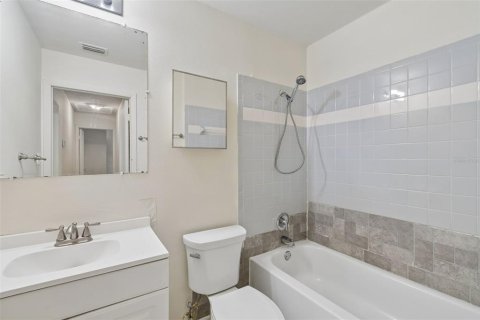 Villa ou maison à vendre à Tampa, Floride: 3 chambres, 128.76 m2 № 2294508 - photo 16