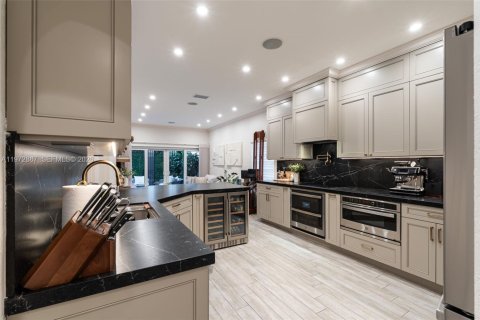 Купить виллу или дом в Майами, Флорида 3 спальни, 141.77м2, № 2033408 - фото 12