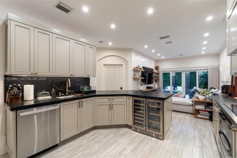 Купить виллу или дом в Майами, Флорида 3 спальни, 141.77м2, № 2033408 - фото 13