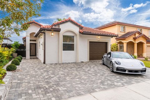 Дом в Майами, Флорида 3 спальни, 141.77м2 № 2033408