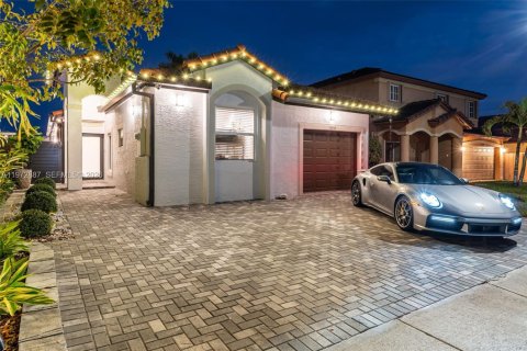 Купить виллу или дом в Майами, Флорида 3 спальни, 141.77м2, № 2033408 - фото 3