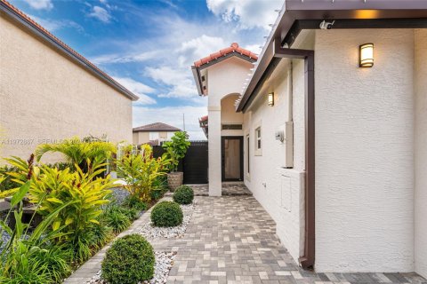 Купить виллу или дом в Майами, Флорида 3 спальни, 141.77м2, № 2033408 - фото 2