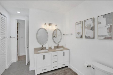 Casa en alquiler en Plantation, Florida, 9 dormitorios, 383.97 m2 № 2269227 - foto 30