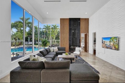Casa en alquiler en Plantation, Florida, 9 dormitorios, 383.97 m2 № 2269227 - foto 11