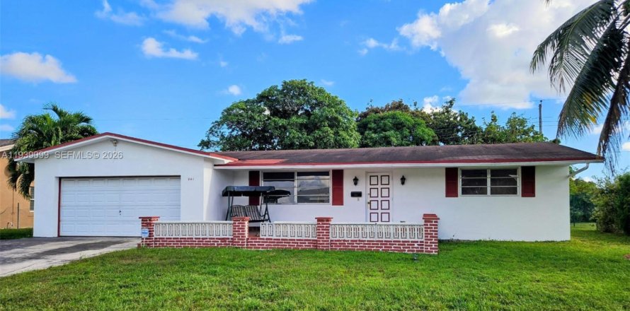 House in Pembroke Pines, Florida 3 bedrooms № 1998411