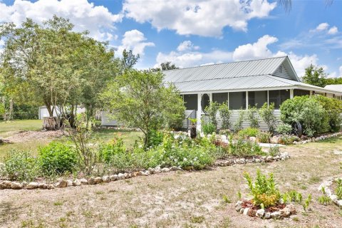House in Bartow, Florida 3 bedrooms, 213.77 sq.m. № 2093575 - photo 3