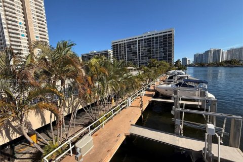 Снять в аренду кондоминиум в Халландейл-Бич, Флорида 1 спальня, 74.14м2, № 1957731 - фото 26