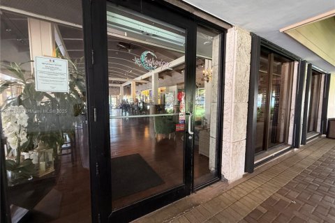 Снять в аренду кондоминиум в Халландейл-Бич, Флорида 1 спальня, 74.14м2, № 1957731 - фото 24