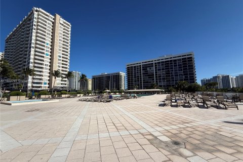 Снять в аренду кондоминиум в Халландейл-Бич, Флорида 1 спальня, 74.14м2, № 1957731 - фото 19