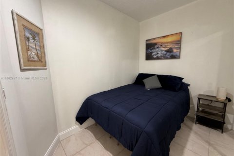 Снять в аренду кондоминиум в Халландейл-Бич, Флорида 1 спальня, 74.14м2, № 1957731 - фото 13