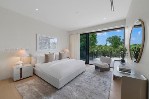 House in Miami, Florida 7 bedrooms № 2058920 - photo 28