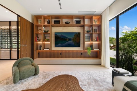 House in Miami, Florida 7 bedrooms № 2058920 - photo 6