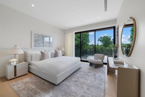 House in Miami, Florida 7 bedrooms № 2058920 - photo 29