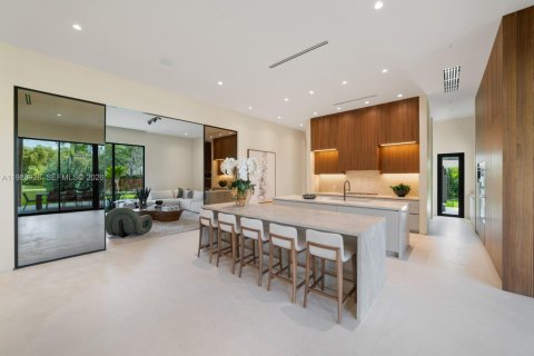 House in Miami, Florida 7 bedrooms № 2058920 - photo 23
