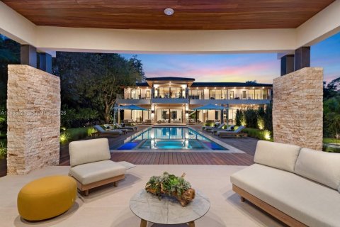 House in Miami, Florida 7 bedrooms № 2058920 - photo 5