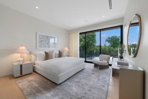 House in Miami, Florida 7 bedrooms № 2058920 - photo 30