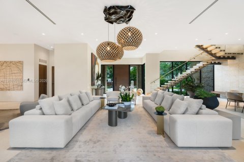 House in Miami, Florida 7 bedrooms № 2058920 - photo 10