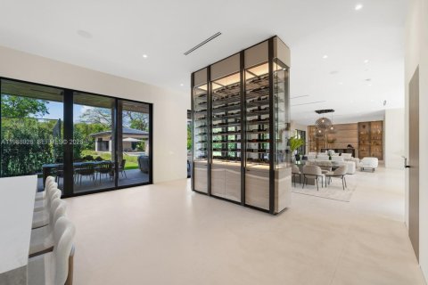 House in Miami, Florida 7 bedrooms № 2058920 - photo 25