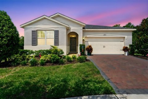 House in Clermont, Florida 2 bedrooms, 169.27 sq.m. № 1904697 - photo 1