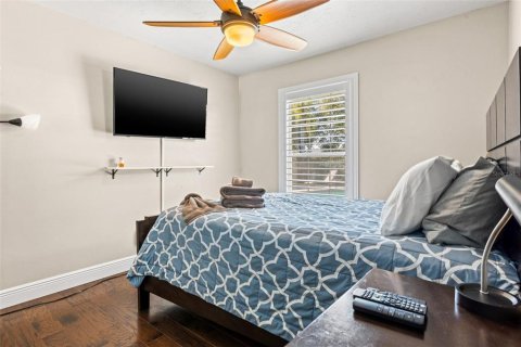 House in Tampa, Florida 3 bedrooms, 158.49 sq.m. № 2208229 - photo 19