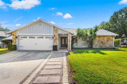 House in Tampa, Florida 3 bedrooms, 158.49 sq.m. № 2208229 - photo 2