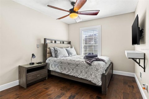 House in Tampa, Florida 3 bedrooms, 158.49 sq.m. № 2208229 - photo 21