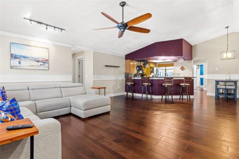 House in Tampa, Florida 3 bedrooms, 158.49 sq.m. № 2208229 - photo 18