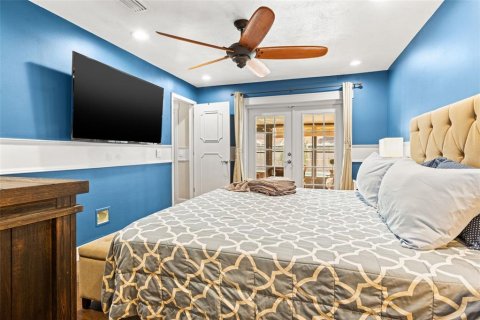 House in Tampa, Florida 3 bedrooms, 158.49 sq.m. № 2208229 - photo 8
