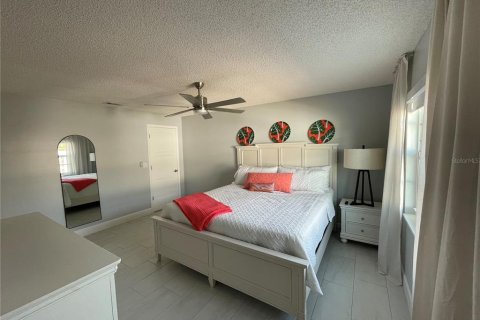 House in Merrit Island, Florida 3 bedrooms, 148.27 sq.m. № 2109219 - photo 21