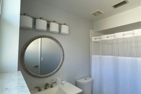 House in Merrit Island, Florida 3 bedrooms, 148.27 sq.m. № 2109219 - photo 25