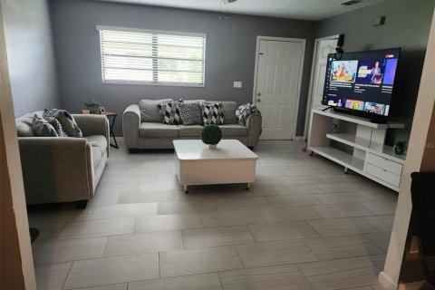 House in Merrit Island, Florida 3 bedrooms, 148.27 sq.m. № 2109219 - photo 4