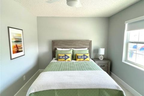 House in Merrit Island, Florida 3 bedrooms, 148.27 sq.m. № 2109219 - photo 30