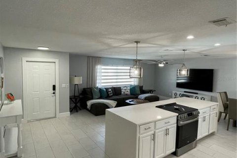 House in Merrit Island, Florida 3 bedrooms, 148.27 sq.m. № 2109219 - photo 6