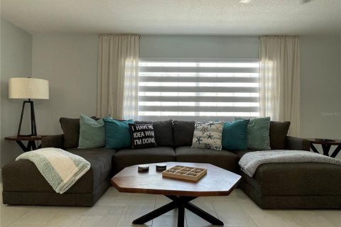 House in Merrit Island, Florida 3 bedrooms, 148.27 sq.m. № 2109219 - photo 15