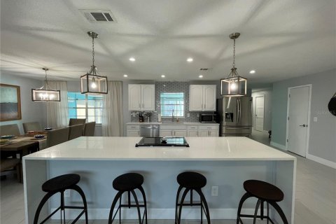 House in Merrit Island, Florida 3 bedrooms, 148.27 sq.m. № 2109219 - photo 8