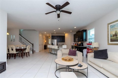 Casa en venta en Kissimmee, Florida, 7 dormitorios, 328.22 m2 № 2122905 - foto 15