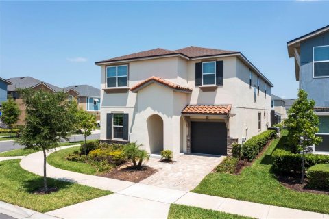 Casa en SOLARA RESORT en Kissimmee, Florida 7 dormitorios, 328.22 m2 № 2122905