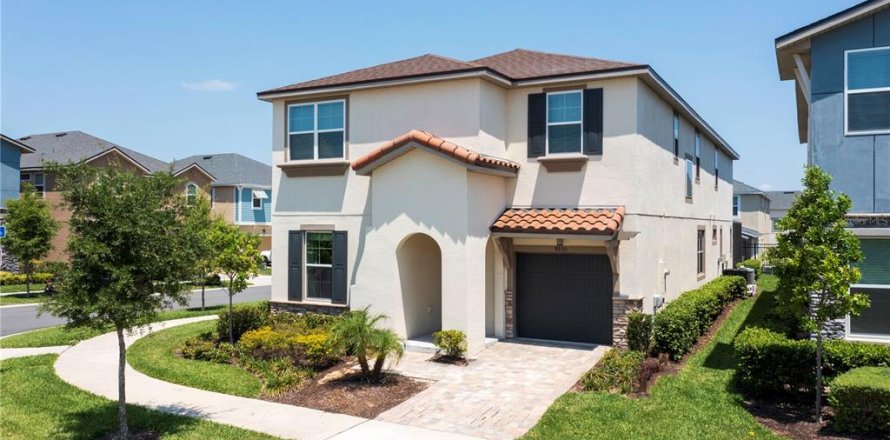 Casa en SOLARA RESORT en Kissimmee, Florida 7 dormitorios, 328.22 m2 № 2122905