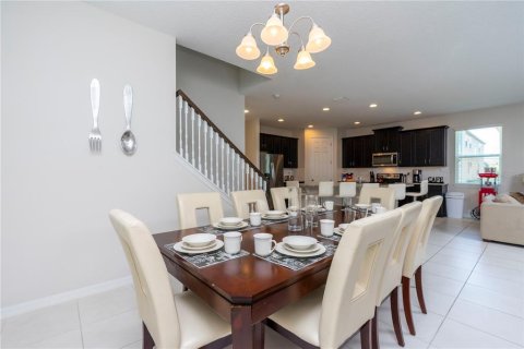 Casa en venta en Kissimmee, Florida, 7 dormitorios, 328.22 m2 № 2122905 - foto 18