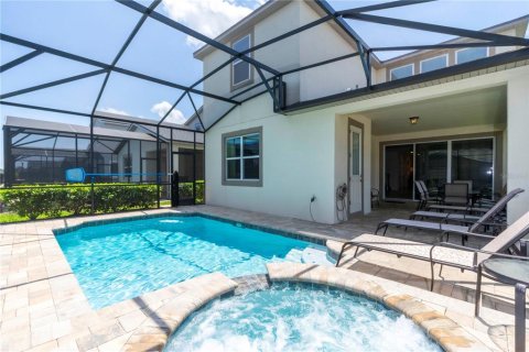 Casa en venta en Kissimmee, Florida, 7 dormitorios, 328.22 m2 № 2122905 - foto 25