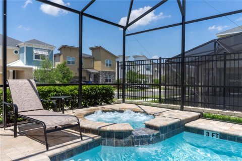 Casa en venta en Kissimmee, Florida, 7 dormitorios, 328.22 m2 № 2122905 - foto 26