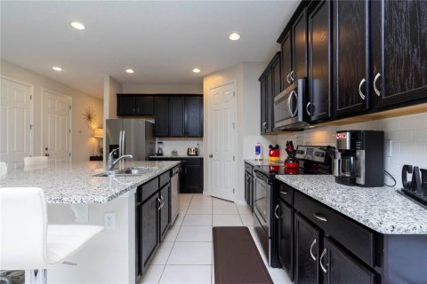 Casa en venta en Kissimmee, Florida, 7 dormitorios, 328.22 m2 № 2122905 - foto 12