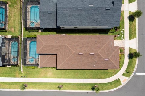 Casa en venta en Kissimmee, Florida, 7 dormitorios, 328.22 m2 № 2122905 - foto 6