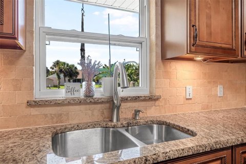 House in Edgewater, Florida 3 bedrooms, 161.19 sq.m. № 1812448 - photo 15