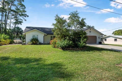 House in Edgewater, Florida 3 bedrooms, 161.19 sq.m. № 1812448 - photo 2