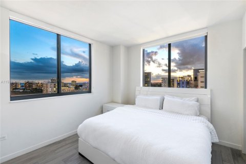 Condo in Miami, Florida, 2 bedrooms  № 2038347 - photo 21