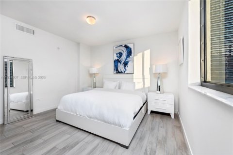 Condo in Miami, Florida, 2 bedrooms  № 2038347 - photo 10