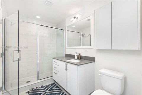 Condo in Miami, Florida, 2 bedrooms  № 2038347 - photo 22